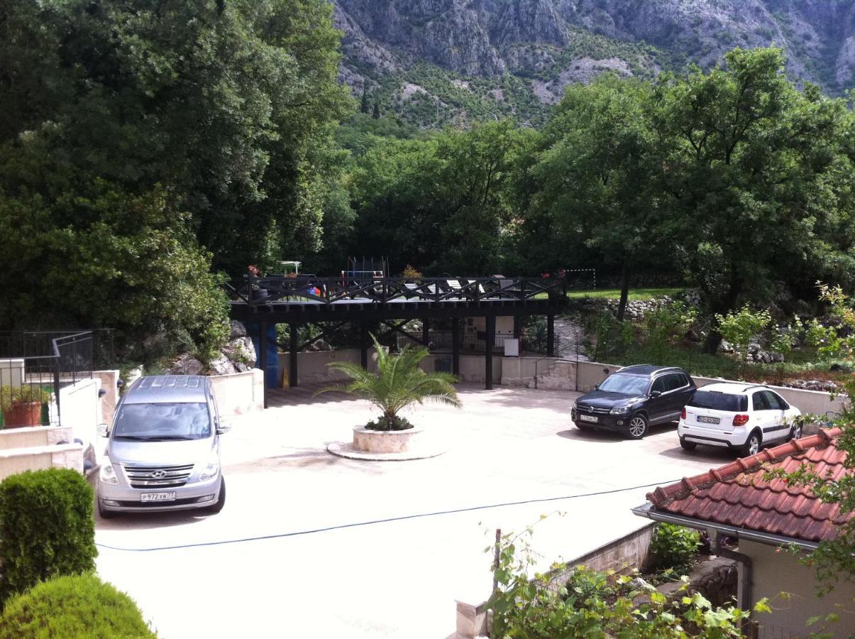 Apartments Villa Eden Kotor Buitenkant foto